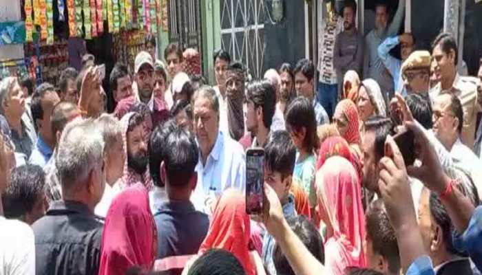 Rajasthan news: मकराना शहर में पानी की निकासी नहीं होने महिलाओं फुटा गुस्सा