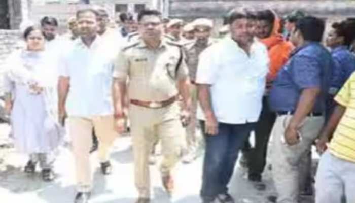 कुशीनगर में बड़ा हादसा, गंदगी साफ करने सेफ्टी टैंक में उतरे 4 मजदूरों की मौत 