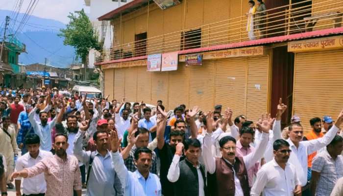 मुस्लिम लड़के भगा ले गए उत्तराखंड की लड़की, बाहरी दुकानदारों के खिलाफ खोला मोर्चा