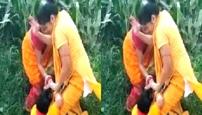 Video: स्कूली टीचर्स की चप्पल मार और बाल नोंच वाली खतरनाक लड़ाई, मिनटों में वायरल