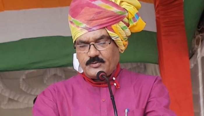 MP News: मंत्री ओपीएस भदौरिया का एक्सीडेंट, हाईवे पर ट्रैक्टर-ट्रॉली से टकराई कार