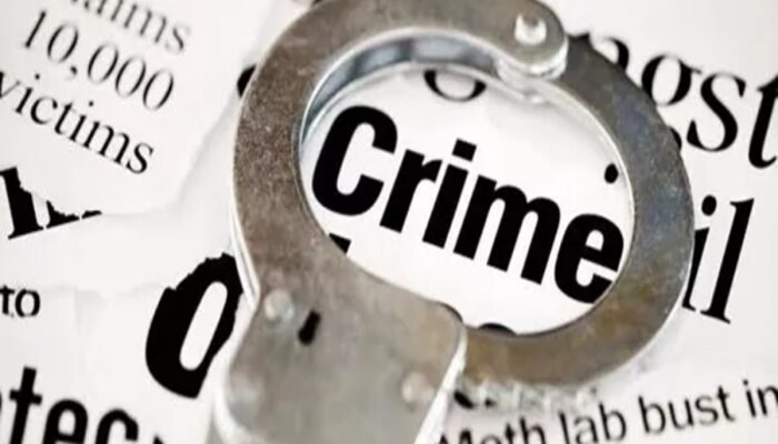 Gurugram Crime: गुरुग्राम के स्टंटबाज युवकों ने चलती कार की छत पर पी शराब