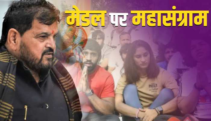'फांसी नहीं हो जाएगी', गंगा में पदक फेंकने को तैयार पहलवानों पर BJP सांसद का पलटवार