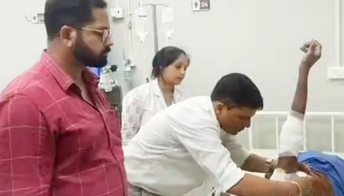 खेत में काम कर रहे किसान पर मगरमच्छ ने किया हमला, कुदाल चलाकर बचाई जान