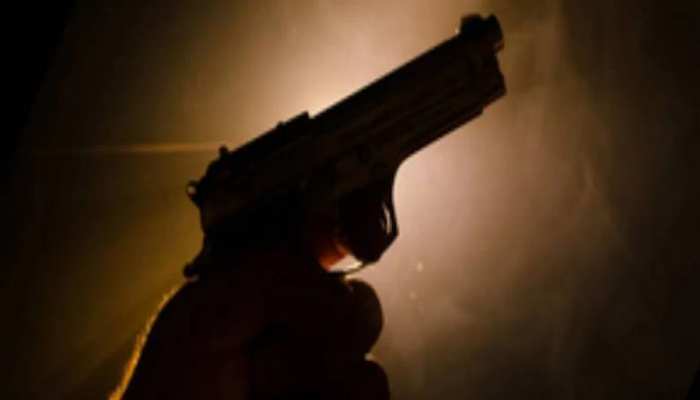 दोस्त को पिस्टल चलाना सिखाना पड़ा भारी, पुलिस ने रातों-रात घर से उठाया
