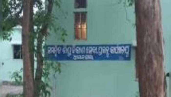 ଅଙ୍ଗନବାଡି ଚାକିରୀ ଦେବା ନାଁରେ ଟଙ୍କା ମାଗି ଅଡୁଆରେ ଧାମନଗର ସିଡିପିଓ