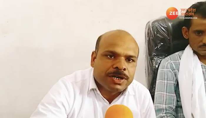 बागेश्वर धाम के भक्तों को लग सकता है बड़ा झटका! बागेश्वर बाबा से अब मिलना नहीं होगा आसान VIDEO https://english.cdn.zeenews.com/static/apprun/fallbackimages/hindi800x400.svg
