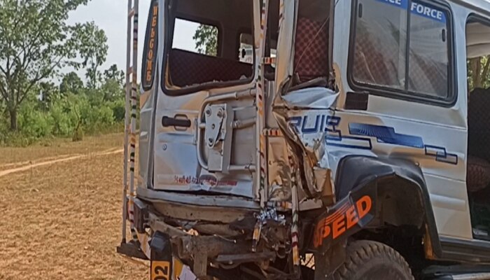 Khunti Accident: सड़क हादसे में बाप-बेटे की मौत, गांव में मचा कोहराम