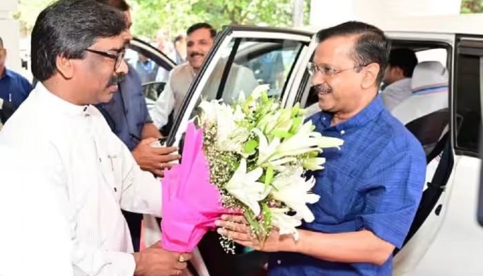 सीएम अरविंद केजरीवाल ने की हेमंत सोरेन से मुलाकात,बोले- चुनी हुई सरकार को...