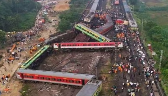 Odisha Rail Accident : जहां हुआ रेल हादसा, वहां की पहली रिपोर्ट देख कांप उठेगा कलेजा https://english.cdn.zeenews.com/static/apprun/fallbackimages/hindi800x400.svg