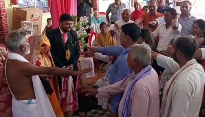 Unique Farewell: विदाई से पहले दुल्हन ने पति से रखी ऐसी शर्त, दोनों पक्ष रह गए हैरान