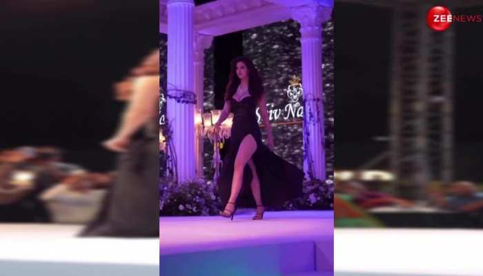 Disha Patani ने पहनी बेहद ही सेक्सी ड्रेस, रैंप वॉक पर नहीं छुपा पाई अपना ये अंग, देख फैंस की नहीं हट रही नजरें https://english.cdn.zeenews.com/static/apprun/fallbackimages/hindi800x400.svg