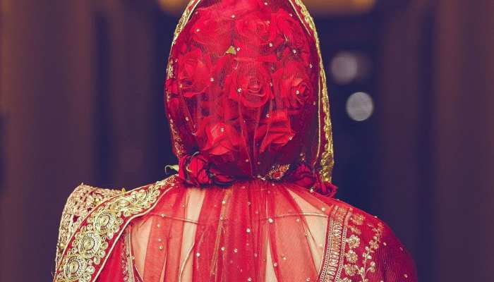 दुल्हन ने शादी के 10 दिन बाद बच्चे को दिया जन्म, पति बोला - भगवान के लिए ...