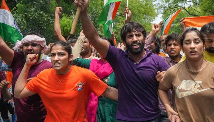 धरने को लेकर पहलवानों का बड़ा फैसला,अनुराग ठाकुर से मिलने के बाद आया नया मोड़