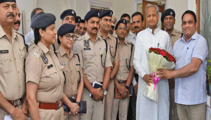 राजस्थान पुलिस सेवा के अफसरों ने CM से की मुलाकात, प्रमोशन और इन मुद्दों पर की चर्चा