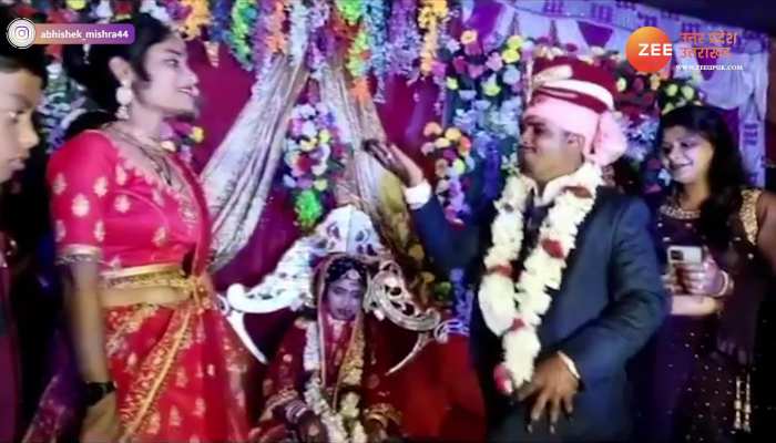 Viral Video: 'बुलेट पे जीजा' गाने पर साली संग दूल्हे ने लगाए जोरदार ठुमके, डांस देखकर दुल्हन भी शरमा गई