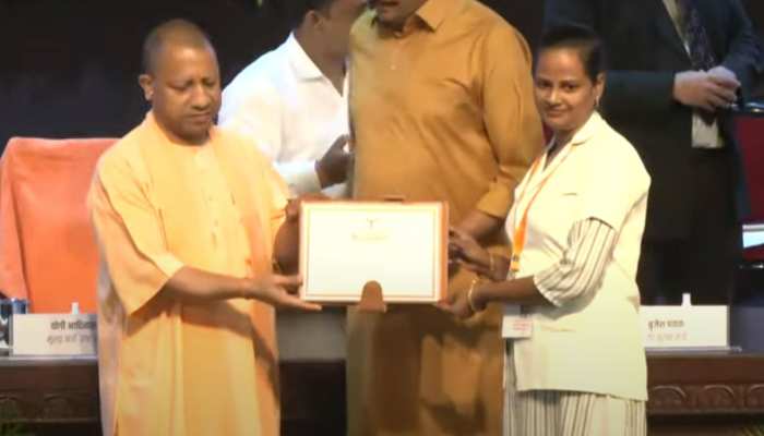 UP News: सीएम योगी ने 7182 एनएनएम वर्करों को दिया नौकरी का तोहफा, ये नसीहत भी दिलाई 