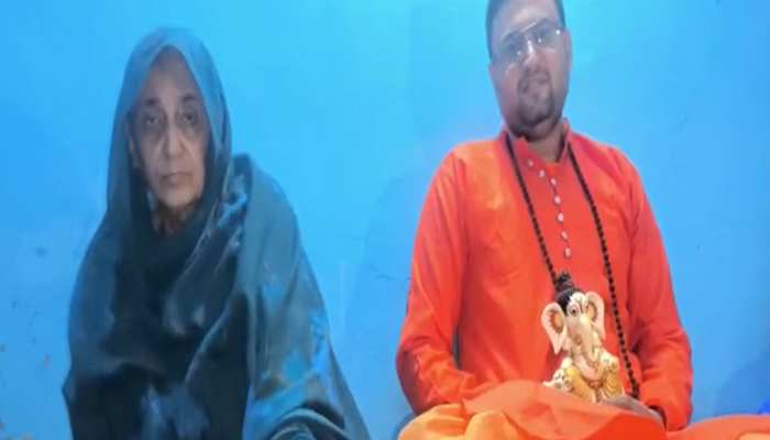 हिंदू धर्म अपनाने पर जुनैद का दुश्मन बने ससुराल के लोग, समर्थन में खड़ी हुई मां