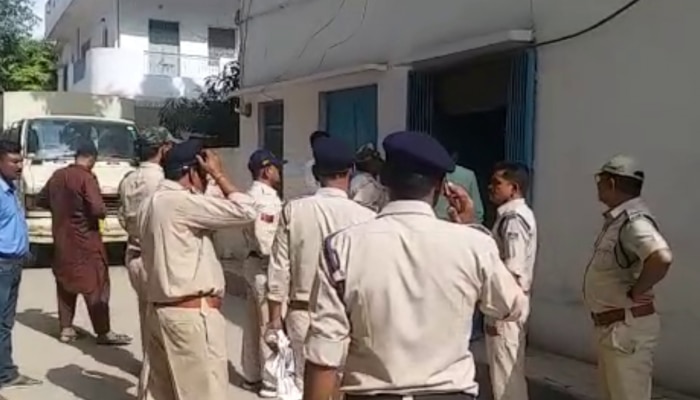 स्कूल के बाद गंगा जमुना ग्रुप पर पड़ा छापा, सऊदी कनेक्शन और टेरर फंडिंग का भी आरोप