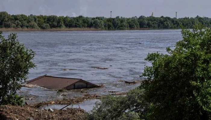 Ukraine Dam Collapse:  जंग के बीच बांध ढहने से तबाही, 16 की मौत, 31 लापता