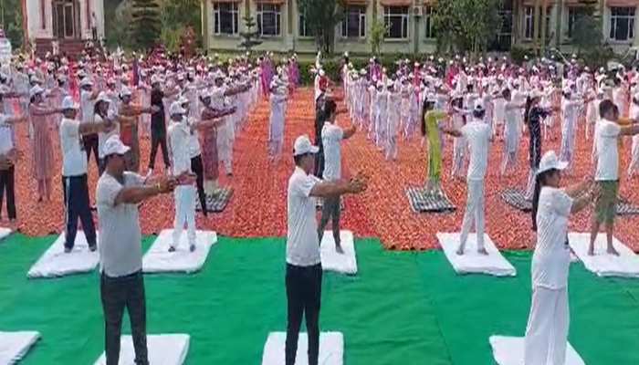 International Yog Divas: हिमाचल प्रदेश में मनाया गया 9वां अंतर्राष्ट्रीय योग दिवस