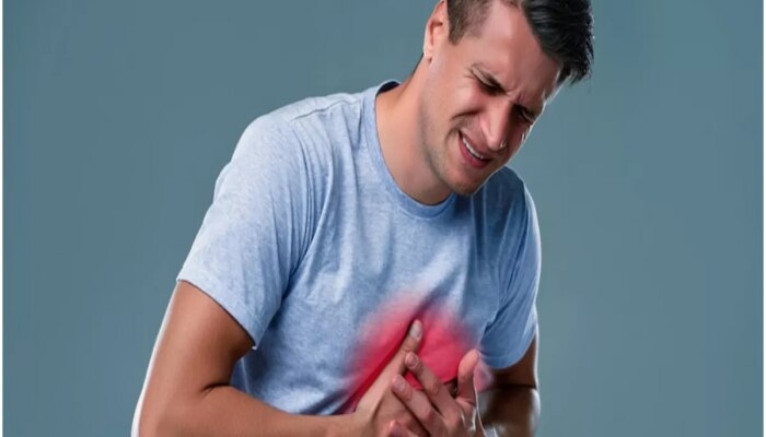 Heart Attack से पहले शरीर देता है ये संकेत, जल्दी समझ जाएंगे तो बच सकती है जान