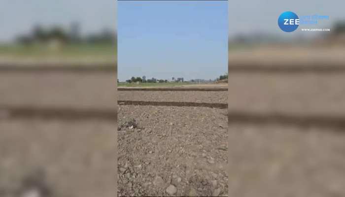 Pakistan drone in Tarn Taran: तरनतारन के सरहदी गांव लाखना में खेतों में गिरा मिला टूटा पाकिस्तानी ड्रोन, पुलिस और बी एस एफ की सर्च जारी