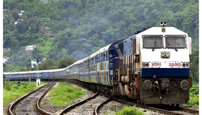 Indian Railway: इन ट्रेनों के किराये 25 फीसदी घटेंगे, जानिए कारण और लिस्ट