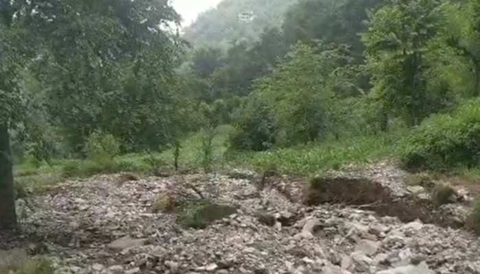 Manali: मनाली में बाढ़ के हालात के बीच मोबाइल नेटवर्क ठप, एयरटेल-जियो की सेवाएं बंद!