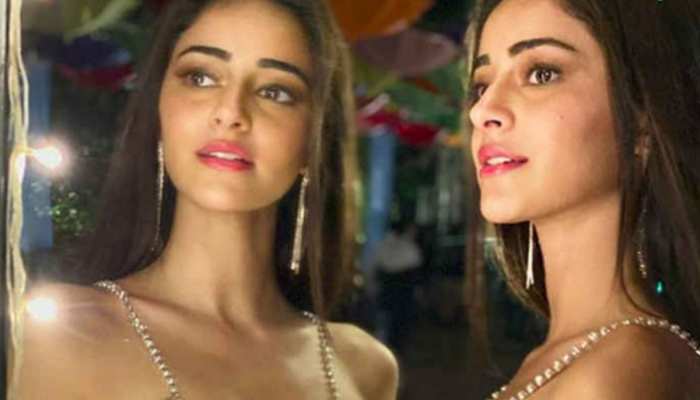 गोल्डन शिमरी ड्रेस में बला की खूबसूरत लगीं Ananya Panday