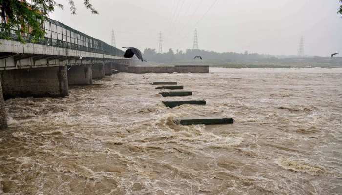 Weather: यमुना के बढ़ते जलस्तर के बीच IMD का अलर्ट, जानें अगले 5 दिन कैसा रहेगा मौसम