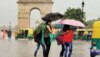 New Delhi: दिल्ली में बारिश से हुई नए दिन की शुरुआत, मौसम हुआ सुहाना
