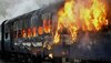 Train Fire: ଟ୍ରେନରେ ଭୟଙ୍କର ଅଗ୍ନିକାଣ୍ତ, ୧୦ ଜୀବନ୍ତ ଦଗ୍ଧ