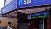 SBI की नई पहल, अब लोन लेने वालों के घर भेजेगा चॉकलेट, ग्राहक हुए हैरान...!