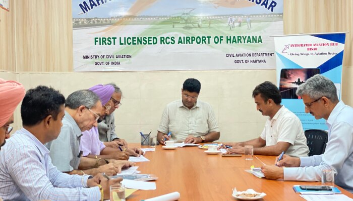 Haryana News: डिप्टी सीएम दुष्यंत चौटाला ने की महाराजा अग्रसेन हवाई अड्डा की समीक्षा
