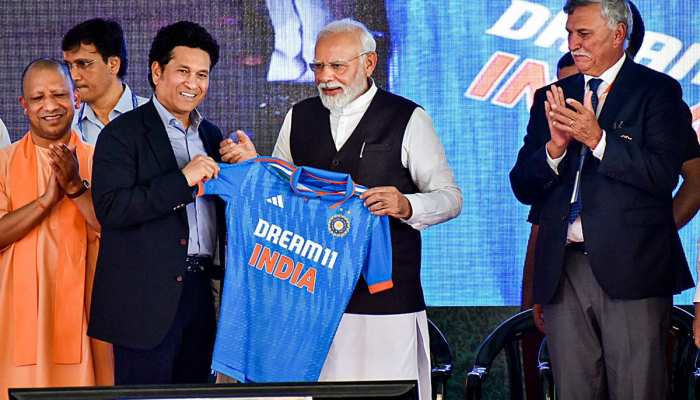वाराणसी में रखी इंटरनेशनल क्रिकेट स्टेडियम की आधारशिला, PM बोले-युवाओं के लिए वरदान