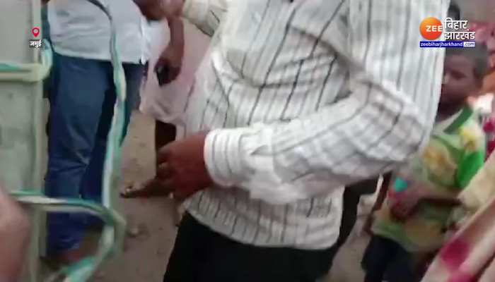 Jamui Viral Video: शादीशुदा प्रेमिका से मिलने पहुंचा था प्रेमी, ग्रामीणों ने पोल में बांधकर कर दी पिटाई