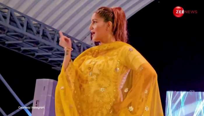 'घूंघट जालीदार सा' पर Sapna Chaudhary का रॉकिंग अंदाज, देखने के लिए रातभर जमीं रही पब्लिक