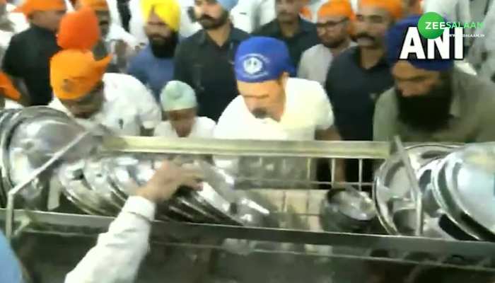 Rahul Gandhi Amritsar Visit: निजी दौरे पर अमृतसर पहुंचे राहुल गांधी, स्वर्ण मंदिर में निभाई सेवा