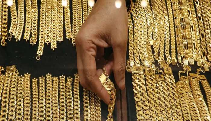 Gold Rate: सोना हो गया बहुत सस्ता, 5000 रुपये तक गिरे भाव, जानें लेटेस्ट रेट