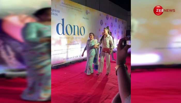 Asha Bhosle अपनी पोती के साथ 'DONO' गाने के ग्रैंड प्रीमियर में आईं नजर, लेजेंड को देखते ही लोगों ने स्टेज पर गाया गाना