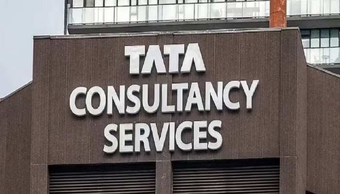 TCS Share: बाजार में गिरावट के बीच भाग रहा TCS का शेयर, 52 हफ्ते के टॉप पर स्टॉक