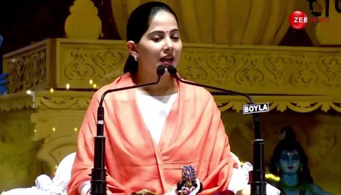 Jaya Kishori के इस भजन से गूंज गई पूरी दिल्ली... कथा के बीच में से उठकर झूमने लगे लोग 