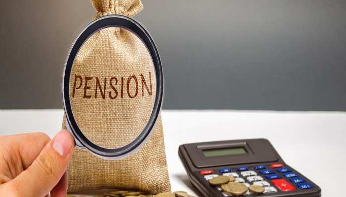 Pension Scheme: पेंशनभोगियों के लिए सरकार ने लिया बड़ा फैसला, अब मिलेगी इतनी पेंशन