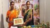 Hazaribagh News: स्वावलंबी मेले में पहुंची ढोकरा आर्ट में निपुण टिंकू देवी और किरण देवी, G-20 में पीएम को दिखा चुकी है अपनी कला