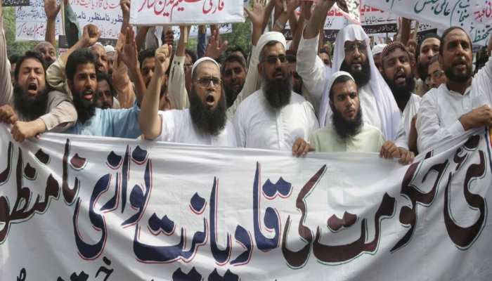 पाकिस्तान में कौन हैं अहमदी समुदाय, जिनके पवित्र स्थानों पर लगातार हो रहे हमले
