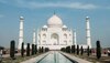 Agra news: ताजमहल की दीवारों को दीमक की तरह खोखला कर रहा ये दुश्मन, ताज की खूबसूरती पर भी लगाए दाग