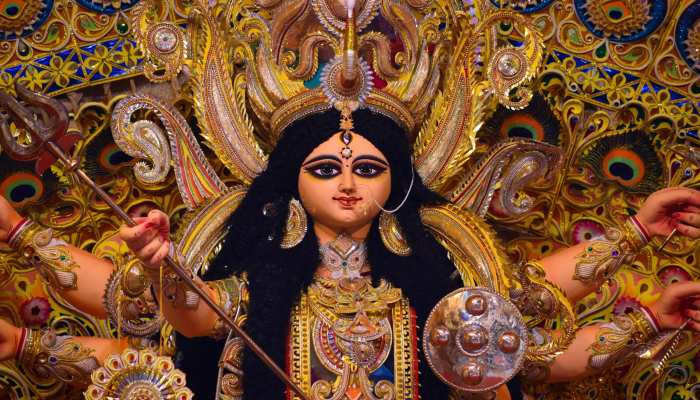 Durga Ashtami: महाअष्टमी के दिन भूलकर भी न करें ये गलतियां, महागौरी हो जाएंगी नाराज