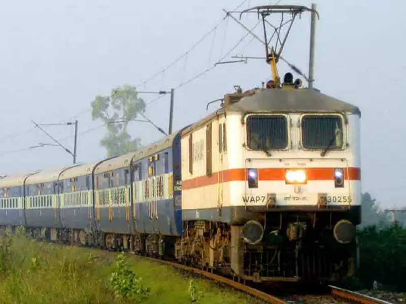 Train Ticket Booking: ट्रेन टिकट बुकिंग के लिए अपनाएं ये खास ट्रिक