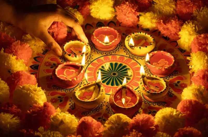 Diwali 2023: दिवाली आज, जानें लक्ष्मी-गणेश जी की पूजा का शुभ मुहूर्त और विधि